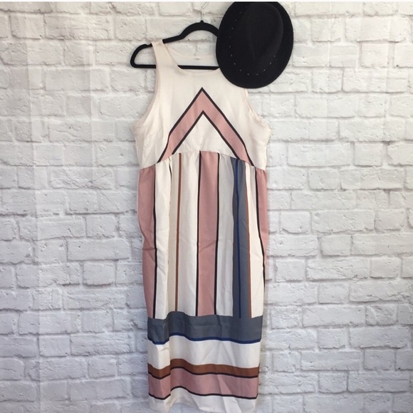 Modern Dress - Picture 2 of 5